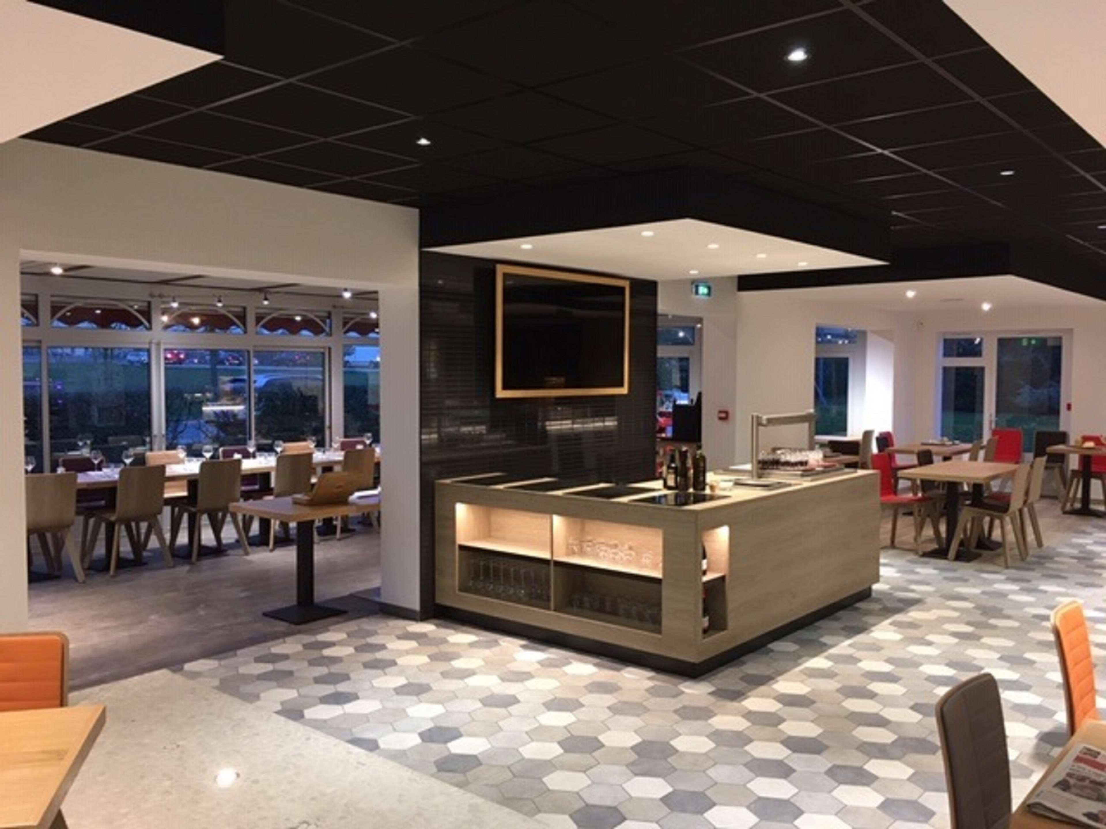 Campanile Chartres Hotel Ngoại thất bức ảnh