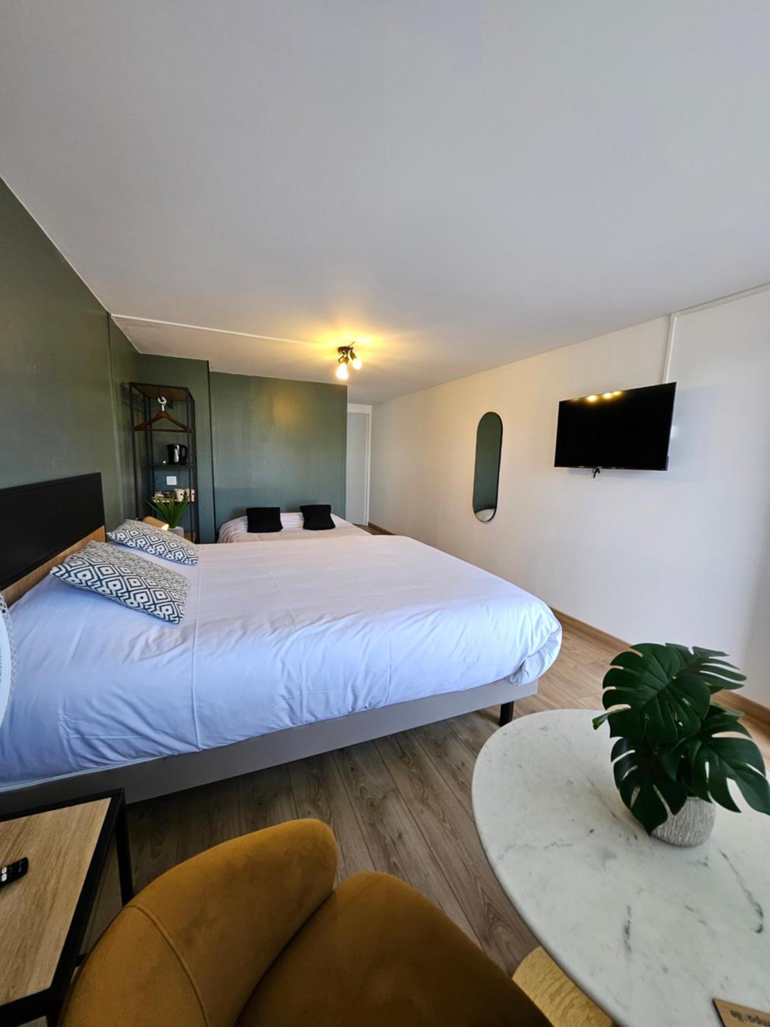 Campanile Chartres Hotel Ngoại thất bức ảnh